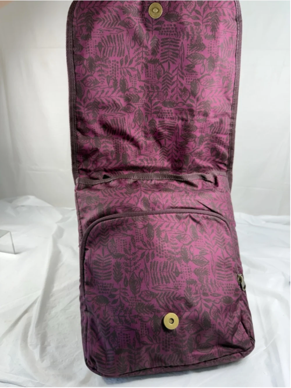 Eddie Bauer Connect Tech Crossbody Bag Burgundy leaf print Travel Tablet Purse